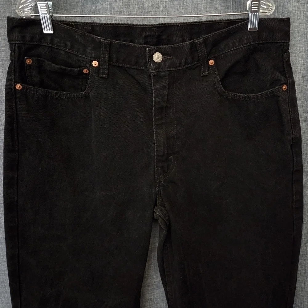 Levi's 550 Jeans Relaxed Fit Black Straight/Tapered Men's 38X32 (actual 37X31)